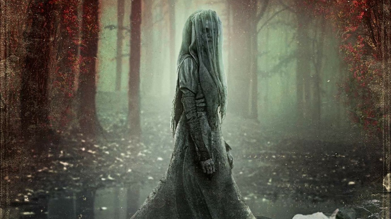 La Llorona V3.0 — figura espectral emergiendo de la oscuridad